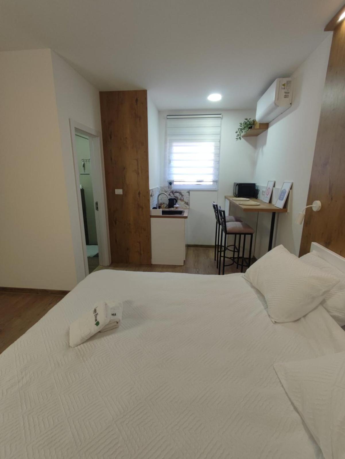 Apartmani Happy House Surčin Exteriér fotografie