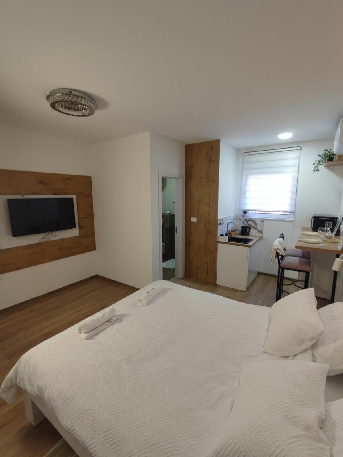 Apartmani Happy House Surčin Exteriér fotografie
